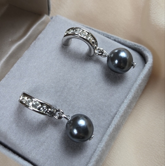 Silver Tone Rhinestones Gray Fuax Pearl Drop Earrings - Picture 8 of 17